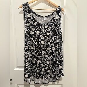 Old Navy Floral Black and White Sleeveless Top
